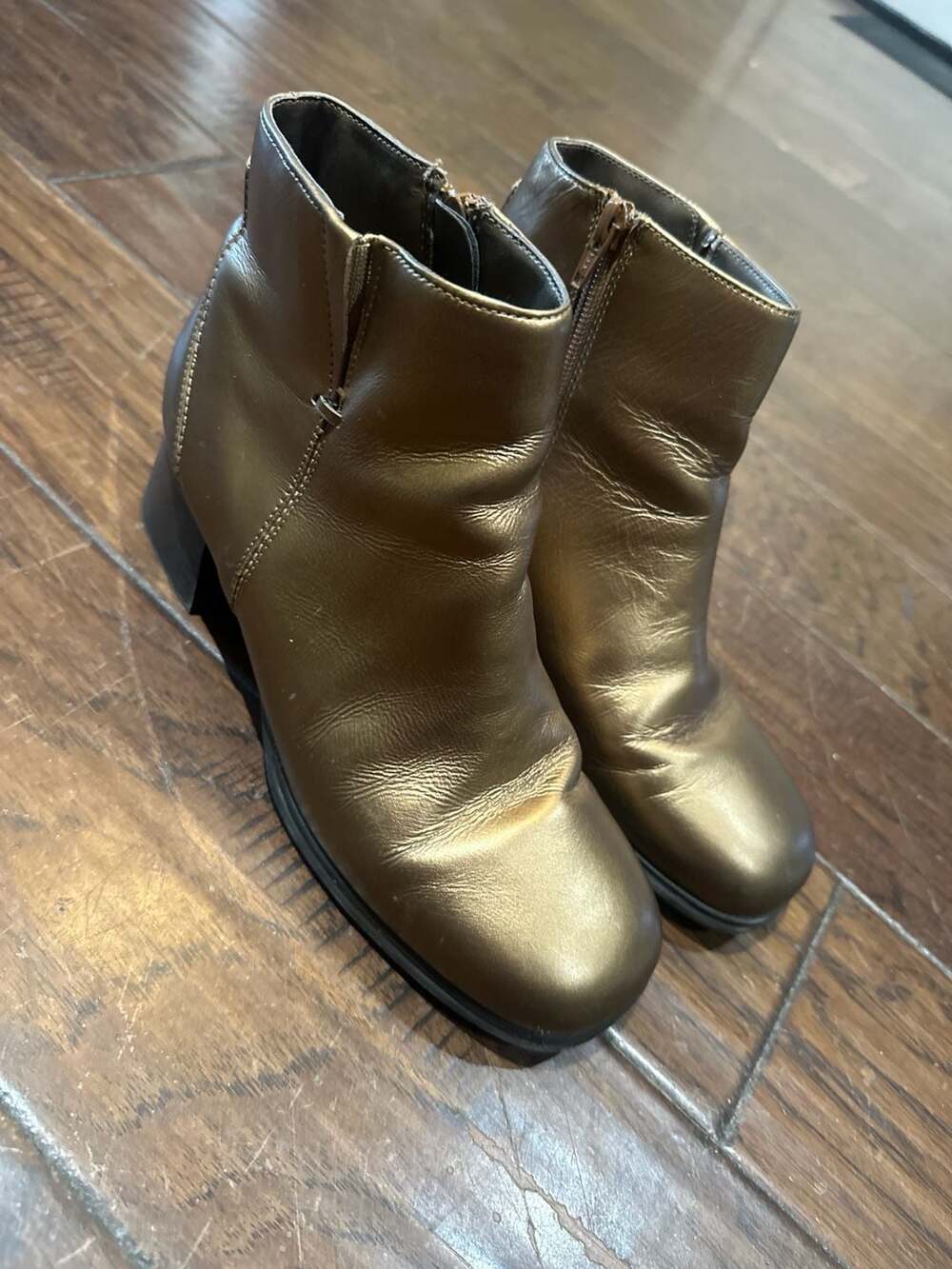 AJ Valenci Metallic Bronze Leather Block Heel Ankle Boots Size 7.5 M